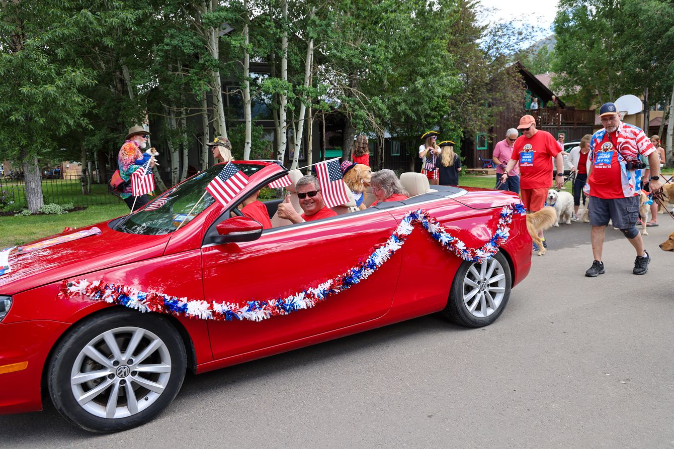About the 2026 Crested Butte July 4th Parade T-shirts campaign on Bonfire 2
