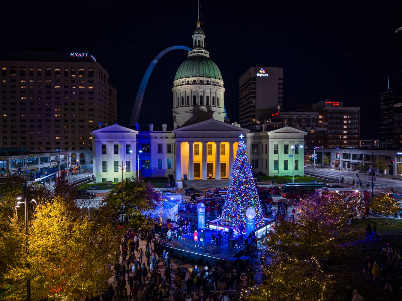 About the Winterfest- Hoodies + Crewnecks campaign on Bonfire 2