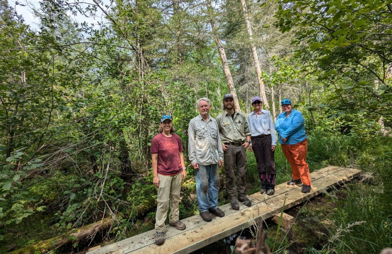 About the Friends SNF Logo Tee campaign on Bonfire 0