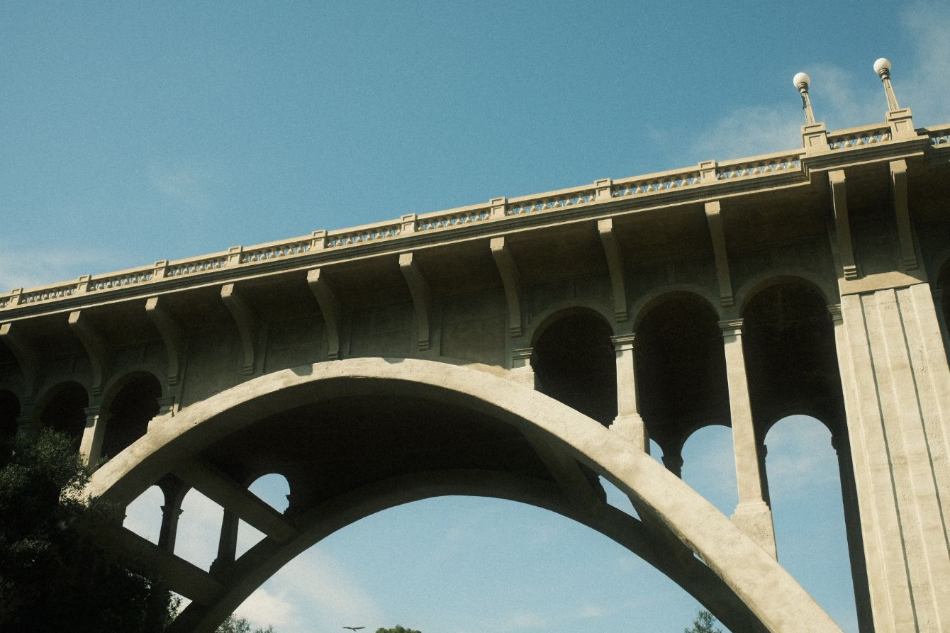 About the Dena Strong T-Shirts / Sweatshirts campaign on Bonfire 5