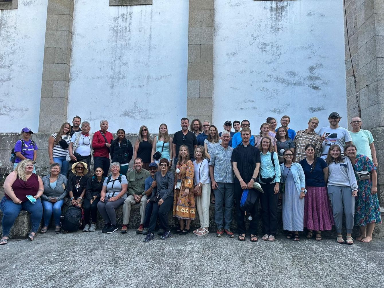 About the Large Logo Tees and Sweatshirts campaign on Bonfire 2